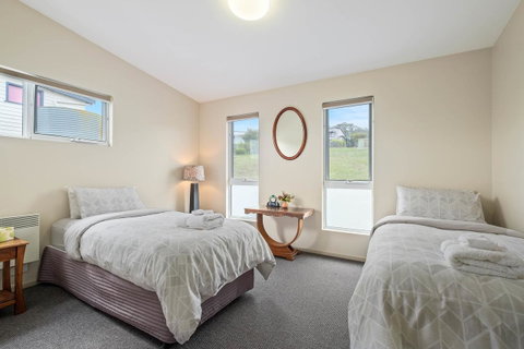 Manfield Seaside Bruny Island - Mackay Tourism 15