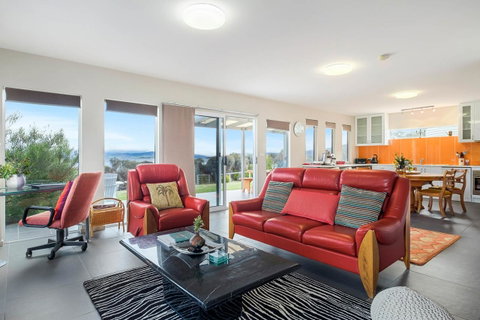 Manfield Seaside Bruny Island - Mackay Tourism 4