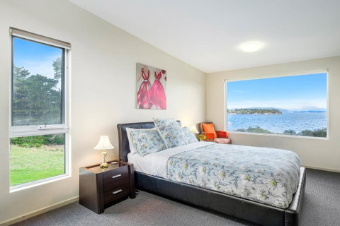 Manfield Seaside Bruny Island - Mackay Tourism 1