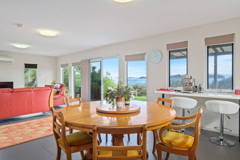 Manfield Seaside Bruny Island - Mackay Tourism 6