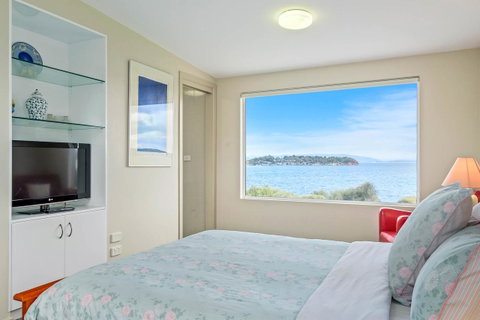 Manfield Seaside Bruny Island - Mackay Tourism 11