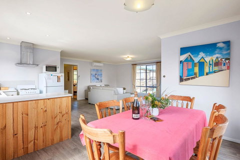 Omaroo Cottage Bruny Island - Mackay Tourism 7