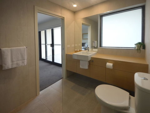 Kangaroo Bay Apartments - Mackay Tourism 8