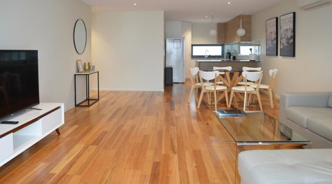 Kangaroo Bay Apartments - Mackay Tourism 10