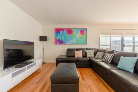 Kangaroo Bay Apartments - Mackay Tourism 31