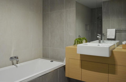 Kangaroo Bay Apartments - Mackay Tourism 3