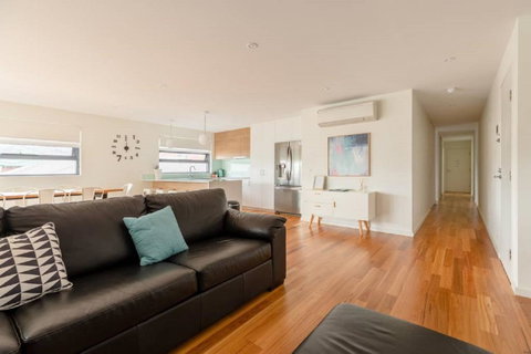Kangaroo Bay Apartments - Mackay Tourism 32