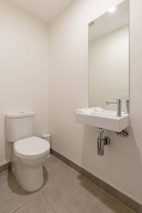 Kangaroo Bay Apartments - Mackay Tourism 25