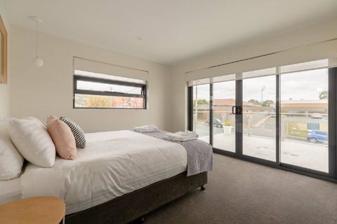Kangaroo Bay Apartments - Mackay Tourism 28