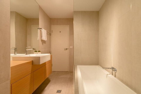 Kangaroo Bay Apartments - Mackay Tourism 23