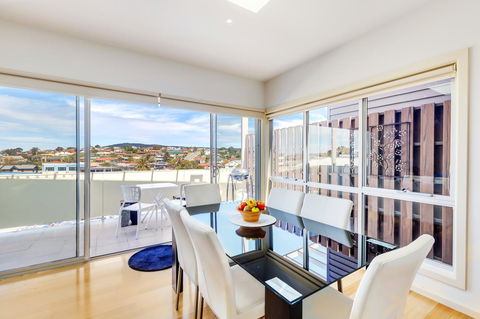 Bellerive Marina View Apartments NO 27 - Mackay Tourism 1