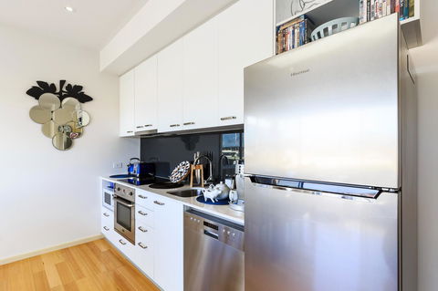 Bellerive Marina View Apartments NO 27 - Mackay Tourism 14