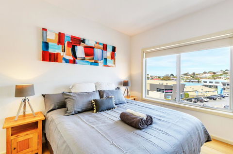 Bellerive Marina View Apartments NO 27 - Mackay Tourism 4