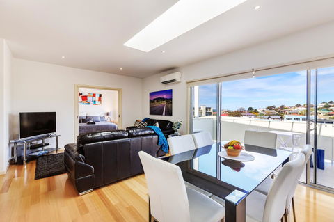 Bellerive Marina View Apartments NO 27 - Mackay Tourism 2