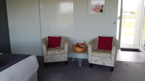 Pelican Point Sanctuary - Mackay Tourism 17