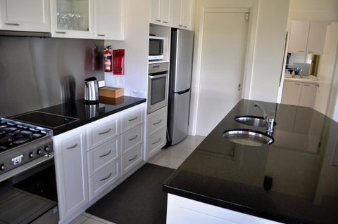 Belton Apartments-Hedge Cottage - Mackay Tourism 4