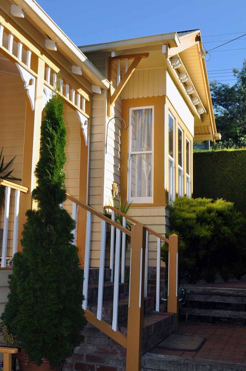 Belton Apartments-Hedge Cottage - Mackay Tourism 0