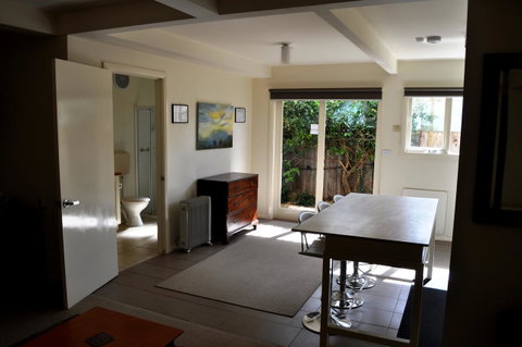 Belton Apartments-Hedge Cottage - Mackay Tourism 2
