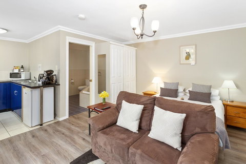 Oyster Cove Chalet - Mackay Tourism 5