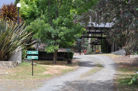 Oyster Cove Chalet - Mackay Tourism 23