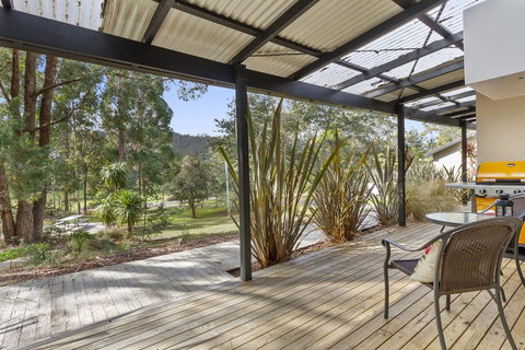 Oyster Cove Chalet - Mackay Tourism 7