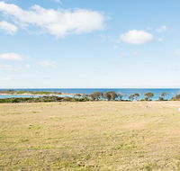 Beach Break Bicheno - Mackay Tourism