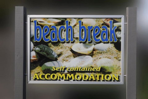 Beach Break Bicheno - Mackay Tourism 3