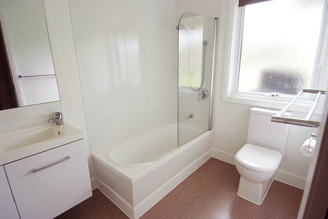 Pinestumps Holiday Home - Mackay Tourism 8