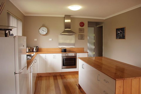 Pinestumps Holiday Home - Mackay Tourism 1