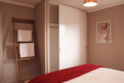 Pinestumps Holiday Home - Mackay Tourism 6