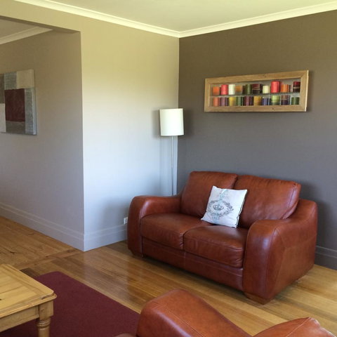 Pinestumps Holiday Home - Mackay Tourism 3