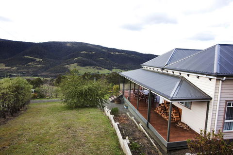 House On The Hill Bed And Breakfast - Mackay Tourism 41