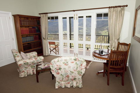 House On The Hill Bed And Breakfast - Mackay Tourism 35