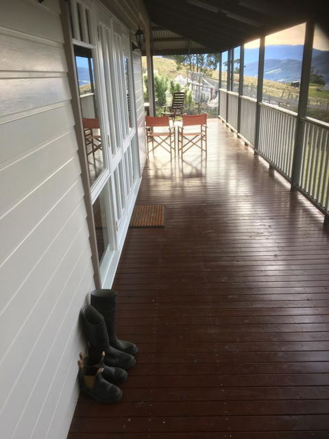 House On The Hill Bed And Breakfast - Mackay Tourism 3