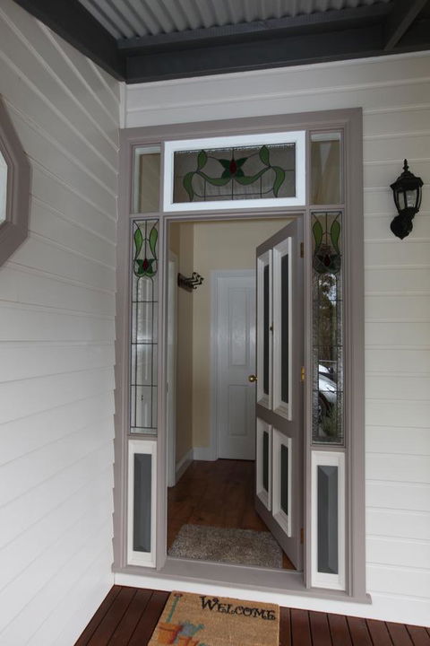 House On The Hill Bed And Breakfast - Mackay Tourism 4