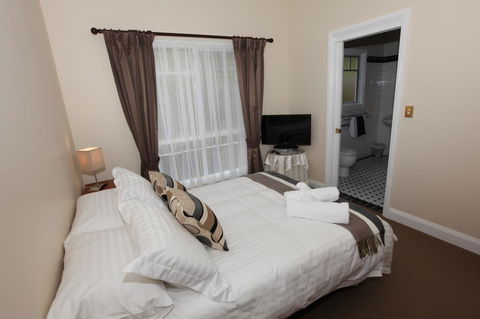 House On The Hill Bed And Breakfast - Mackay Tourism 39