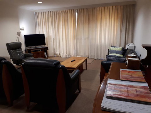 Jenatt Apartments Salamanca - Mackay Tourism 10
