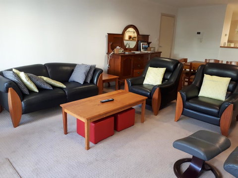 Jenatt Apartments Salamanca - Mackay Tourism 8