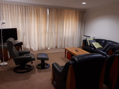 Jenatt Apartments Salamanca - Mackay Tourism 16