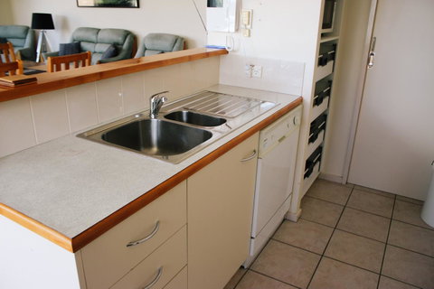 Jenatt Apartments Salamanca - Mackay Tourism 19