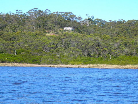 Island View Spa Cottage - Mackay Tourism 4