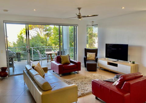 NEW Sunshine Beach Family Escape 3 Bedroom With Free Wifi And Parking - Mackay Tourism 3