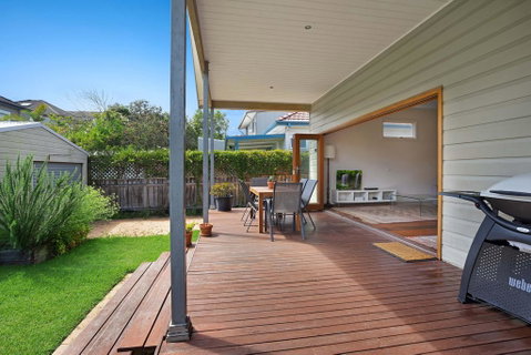 Newcastle Executive Homes - Cooks Hill Cottage - Mackay Tourism 1