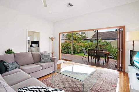 Newcastle Executive Homes - Cooks Hill Cottage - Mackay Tourism 0