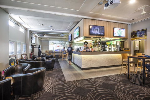 Nightcap At The Charles Hotel - Mackay Tourism 3