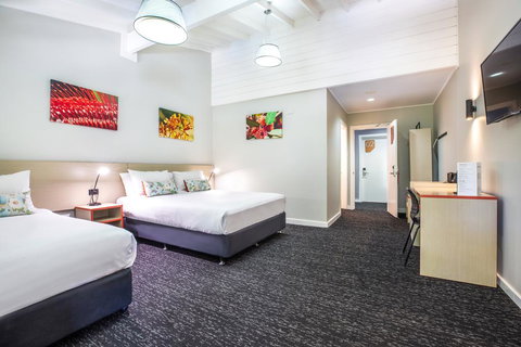 Nightcap At The Ranch Hotel - Mackay Tourism 0