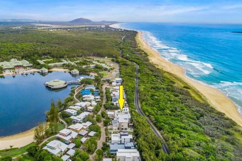 NORTHSHOR- ULTIMATE BEACH HOUSE - Mackay Tourism 0