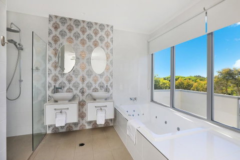NORTHSHOR- ULTIMATE BEACH HOUSE - Mackay Tourism 3