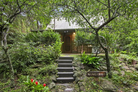 NUNGAROO COTTAGE - Mackay Tourism 1