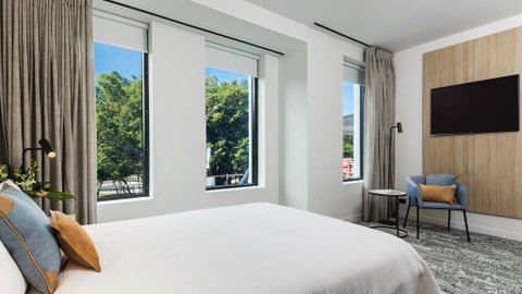 Oaks Cairns Hotel - Mackay Tourism 2
